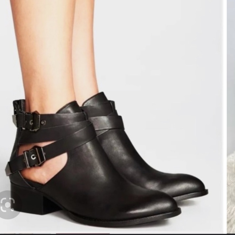 Jeffrey Campbell Everly cut out bootie